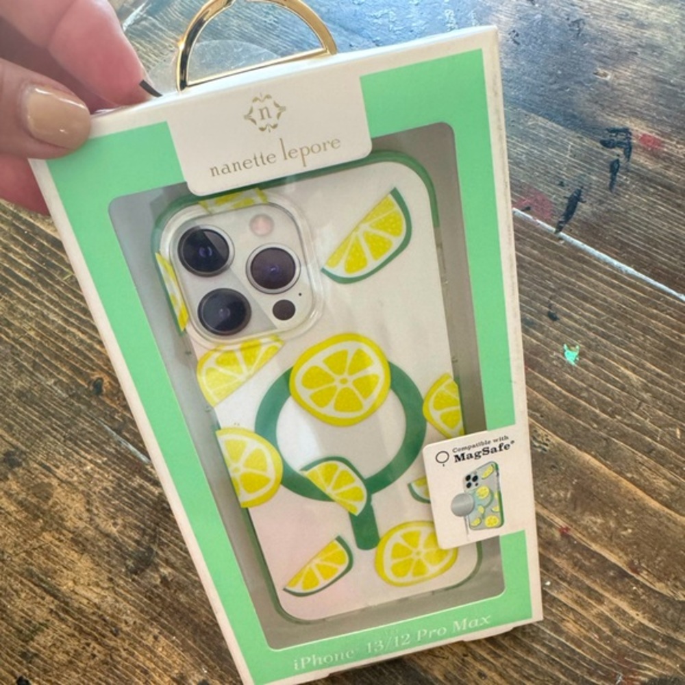 NANETTE LEPORE lemon iPhone case for 13/12pro max🍋protect your phone and lens!